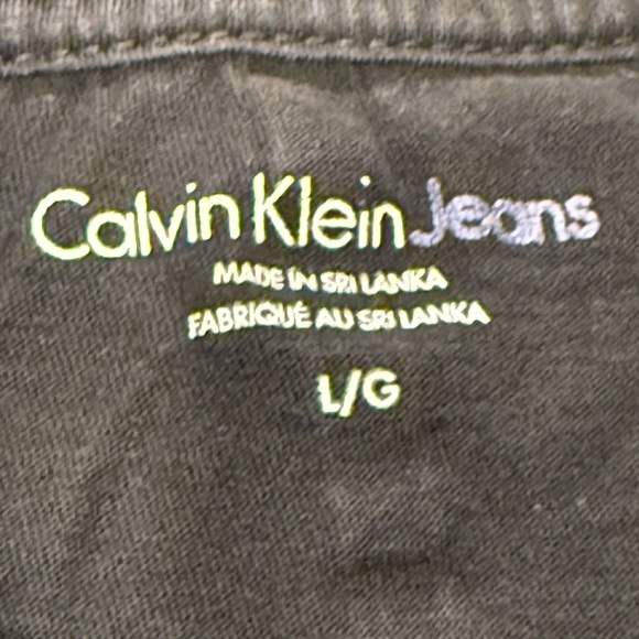 Calvin Klein Black Short Sleeve Tee with Logo Design - Picture 4 of 4